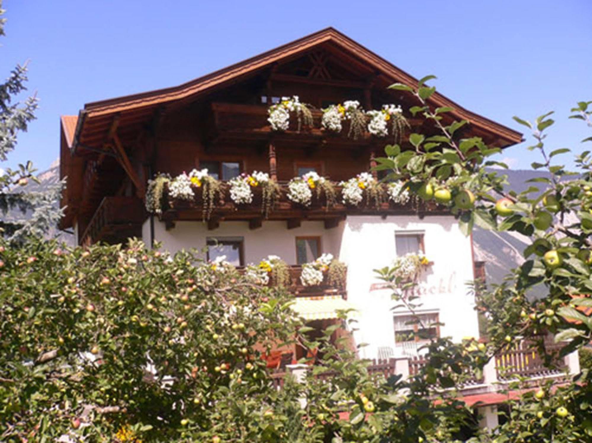 Gaestehaus Hackl Sautens Exterior foto